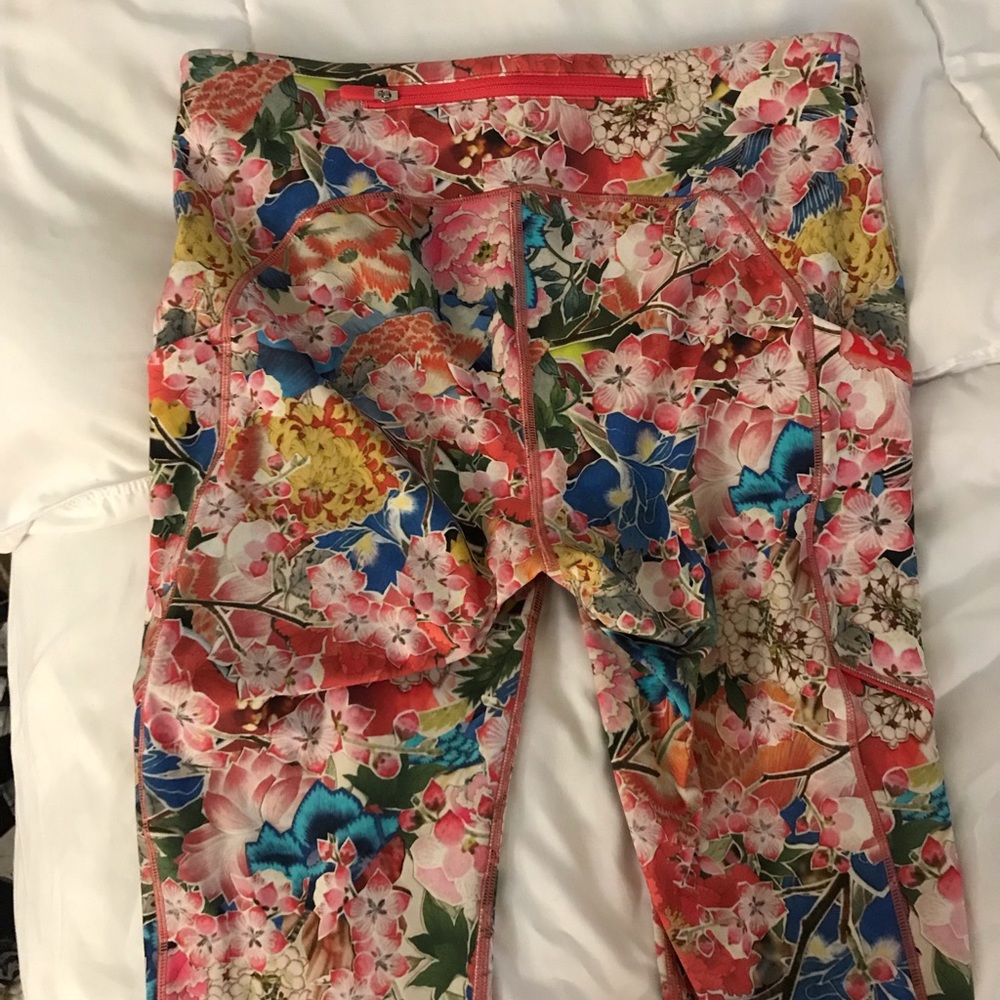 Lululemon Floral Capri Crop Seawheeze